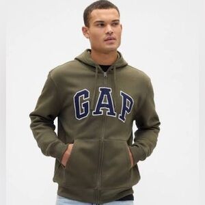GAP Men’s SET Olive Green Zip Hoodie and Joggers MSRP $100 Size M